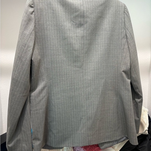 Carlisle New York Women’s Gray Pinstripe Corbusier Blazer Single Button Size 10 - Picture 3 of 3
